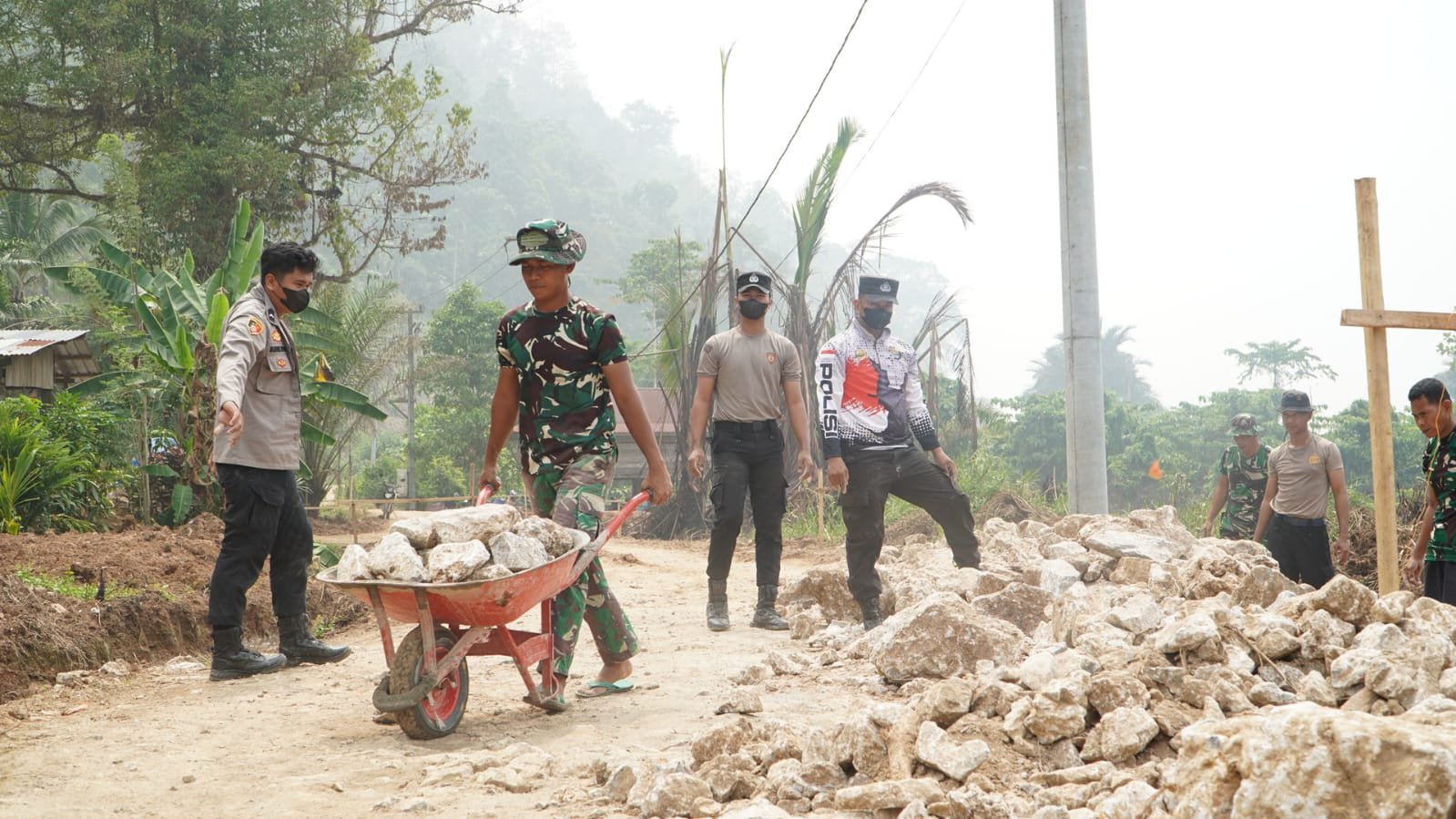 Kegiatan TMMD di Luwu Timur: Komitmen TNI-Polri dan Warga dalam Pembangunan