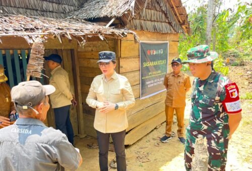 Bupati Poso dan Dandim 1307 Tinjau Program RTLH di Desa Leboni