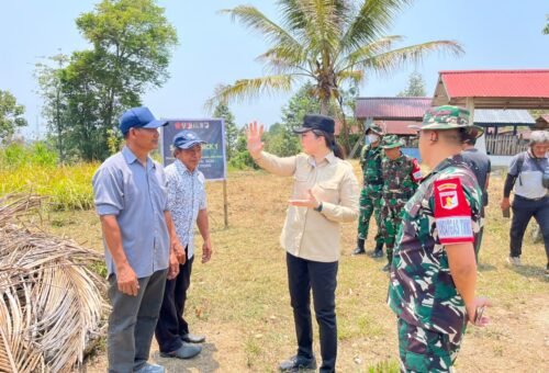 Bupati Poso Bersama Dandim Tinjau MCK Pasca Pembukaan TMMD ke-130