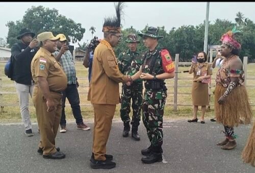 Tradisi Arfak Menghiasi Pembukaan TMMD ke-130 di Manokwari Selatan