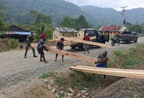 Kegiatan TMMD ke-130 Di Kampung Yamboi Dihiasi Semangat Kerja Sama