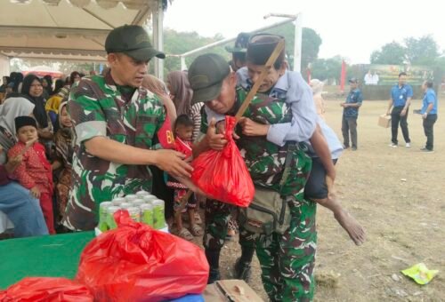 Kegiatan Kemasyarakatan TNI, Serma Suan Berikan Bantuan Kesehatan