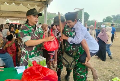 Solidaritas TNI di Tengah Masyarakat: Serma Suan Bantu Bapak Said Berobat