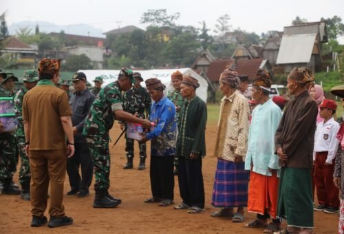 TMMD 130 Kodim 0603/Lebak Membangun Jalan Menuju Situs Cibedug untuk Pemberdayaan Ekonomi Warga Citorek Barat